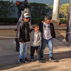 Meet your Posher, Abelardo